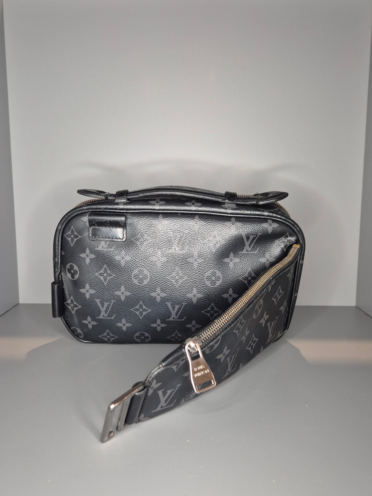 Louis Vuitton Satchel – Black Monogram Taiga Leather