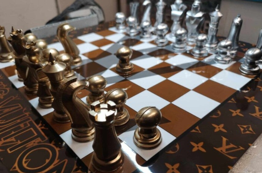 jeu échiquier pièce rare de collection en édition limitée zoom pions doré