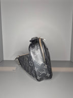 Louis Vuitton Sacoche – Cuir Taïga Monogram Noir Iconic-Bag