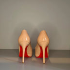 Escarpins à talons aiguilles Christian Louboutin – arrière structuré