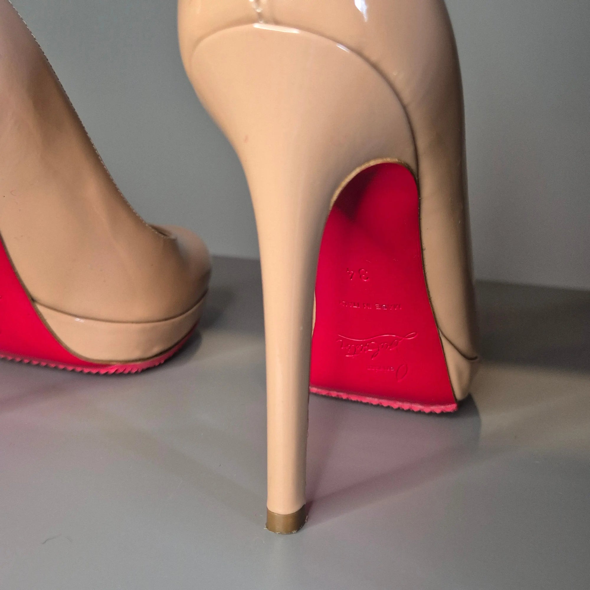 Talons vus de dos – hauteur 120 mm, finitions parfaites