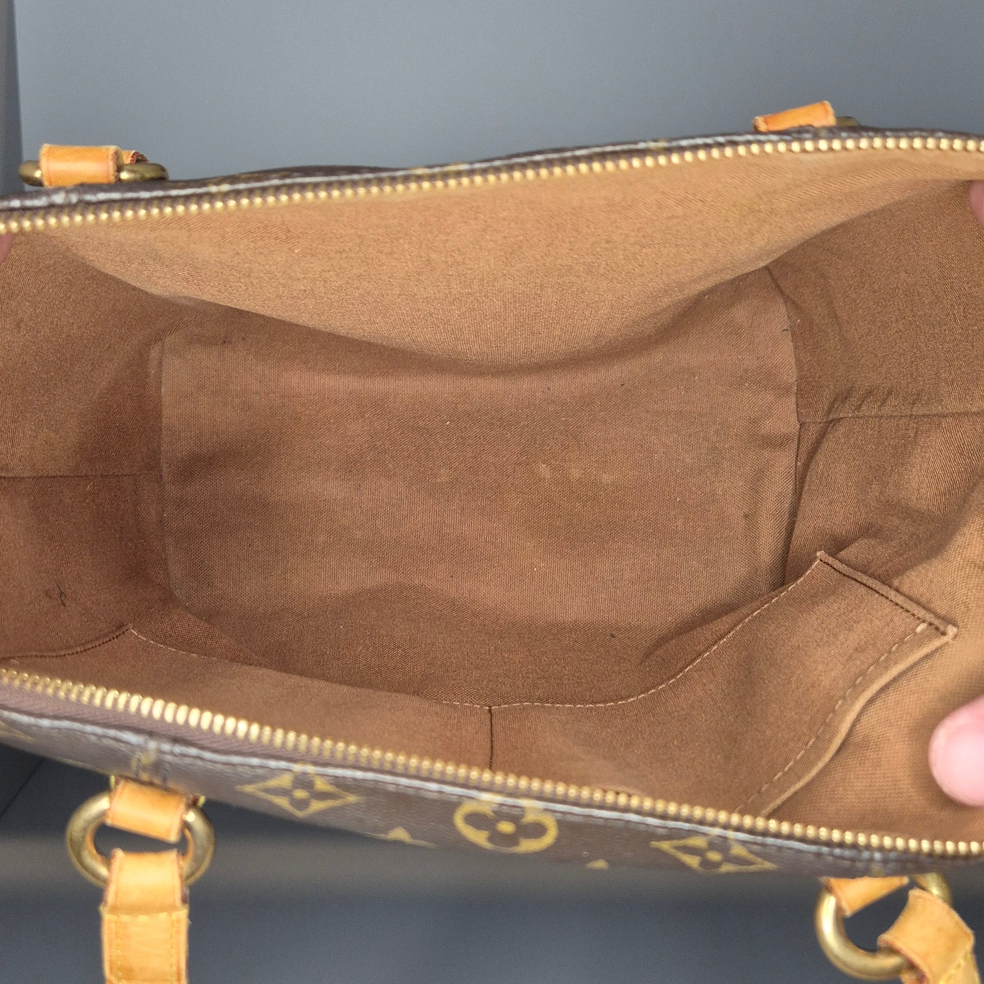 Vue intérieure du sac – grand compartiment avec doublure propre