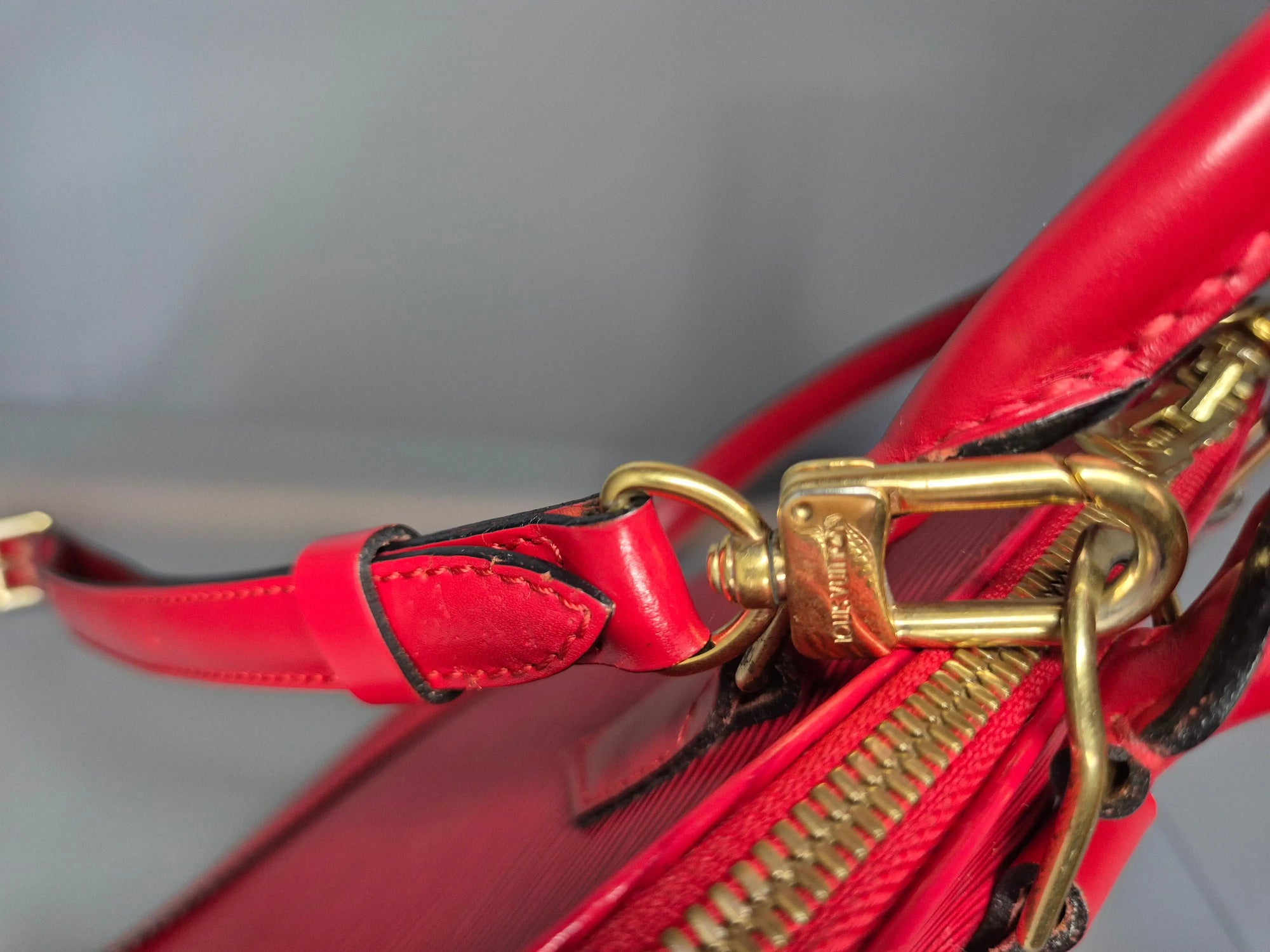 Louis Vuitton Alma PM cuir Épi rouge Iconic-Bag