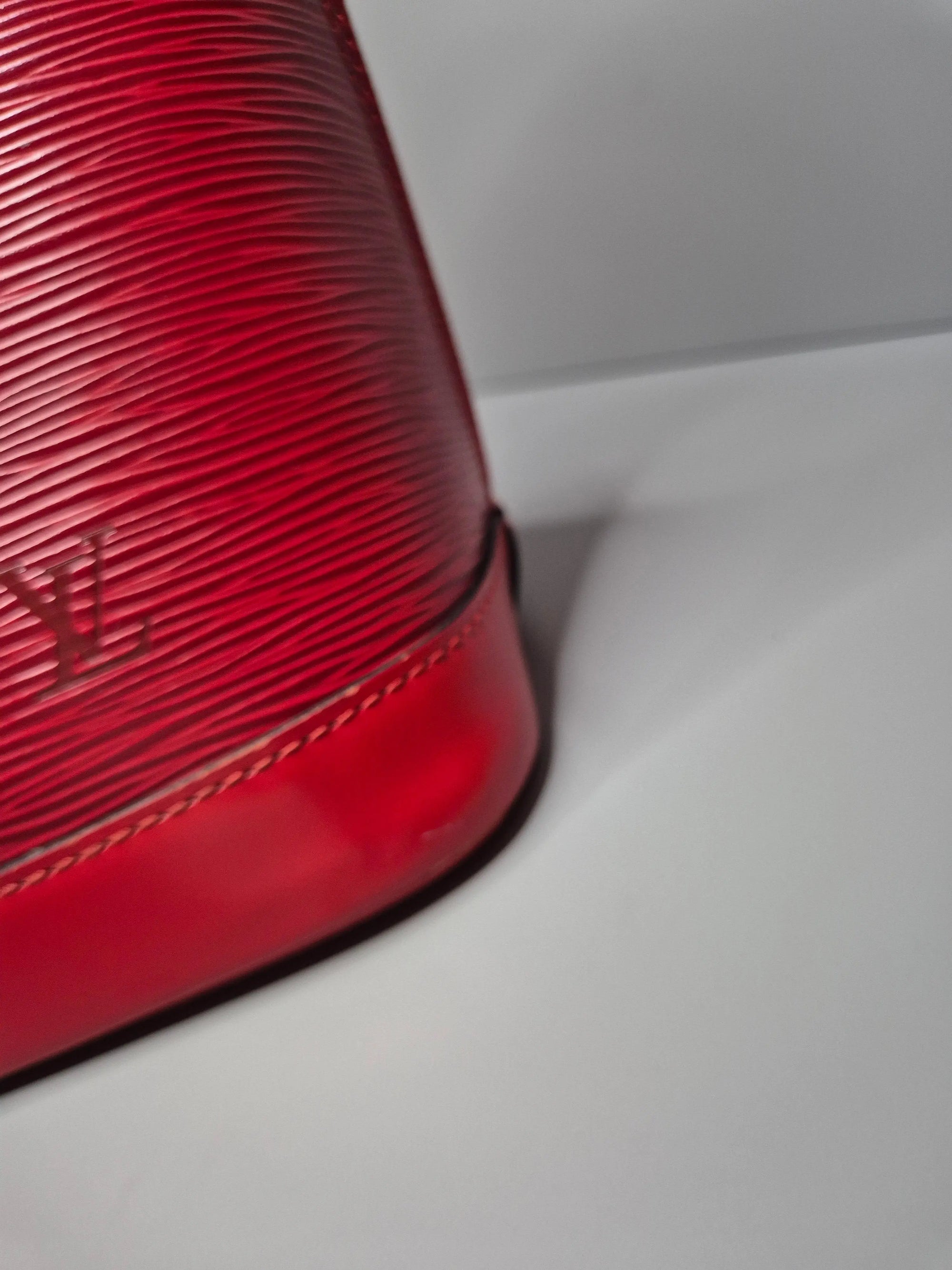 Louis Vuitton Alma PM cuir Épi rouge Iconic-Bag