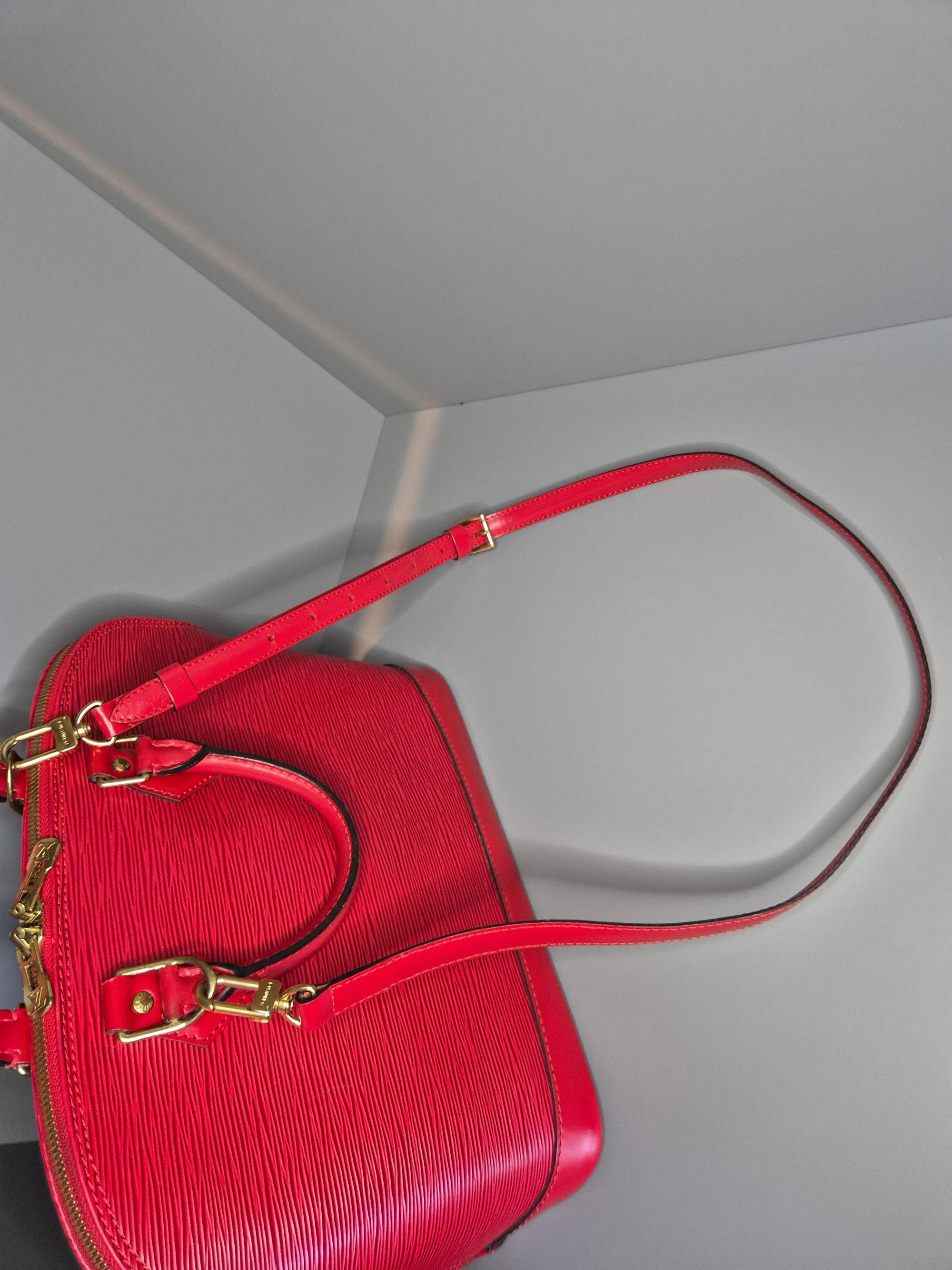 Louis Vuitton Alma PM cuir Épi rouge Iconic-Bag