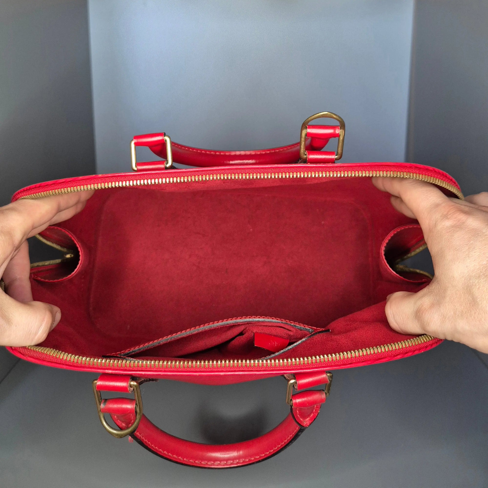 Louis Vuitton Alma PM cuir Épi rouge Iconic-Bag