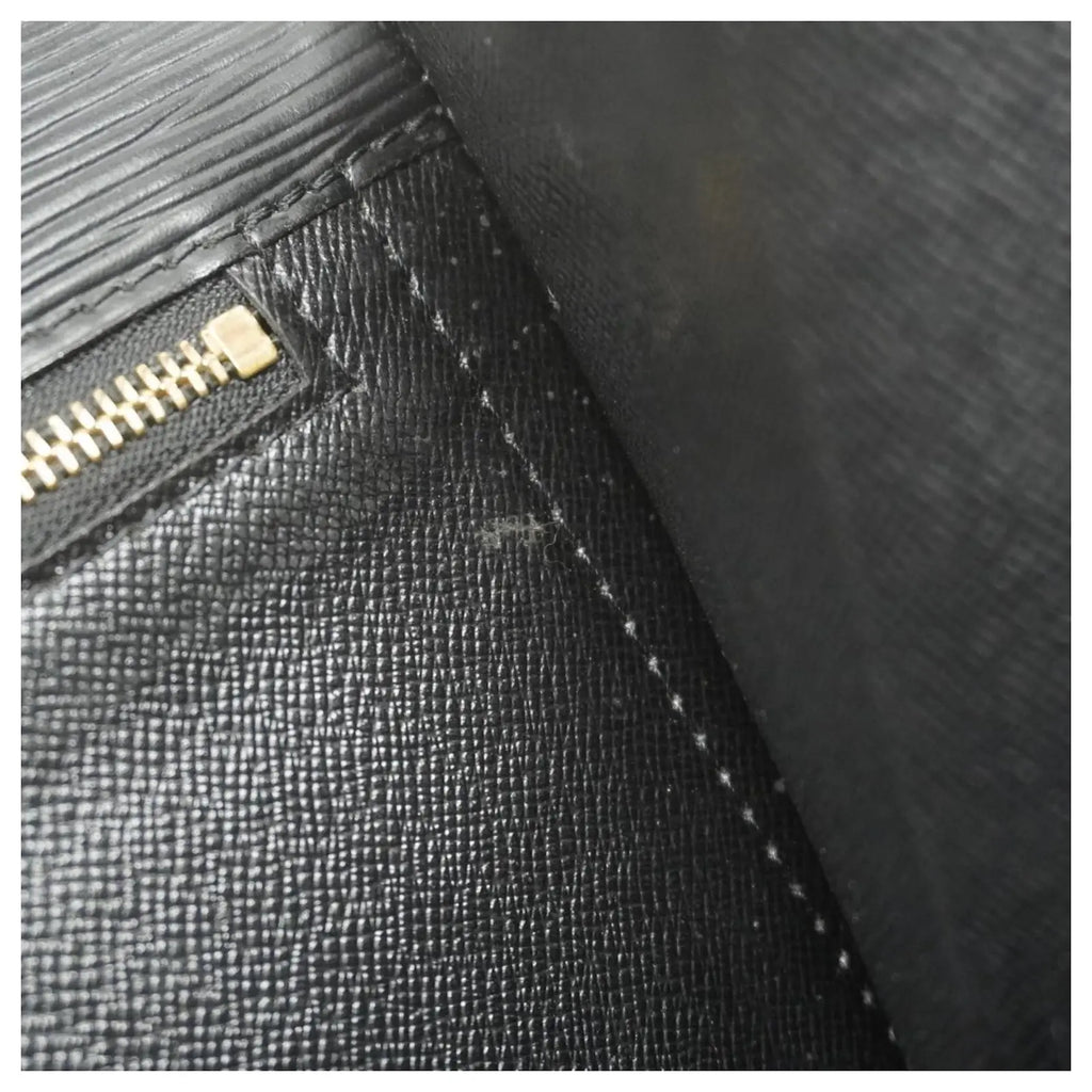 zoom intérieur sac Louis vuitton Monceau 