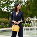 Louis Vuitton Alma GM Iconic-Bag vue mannequin extérieur 