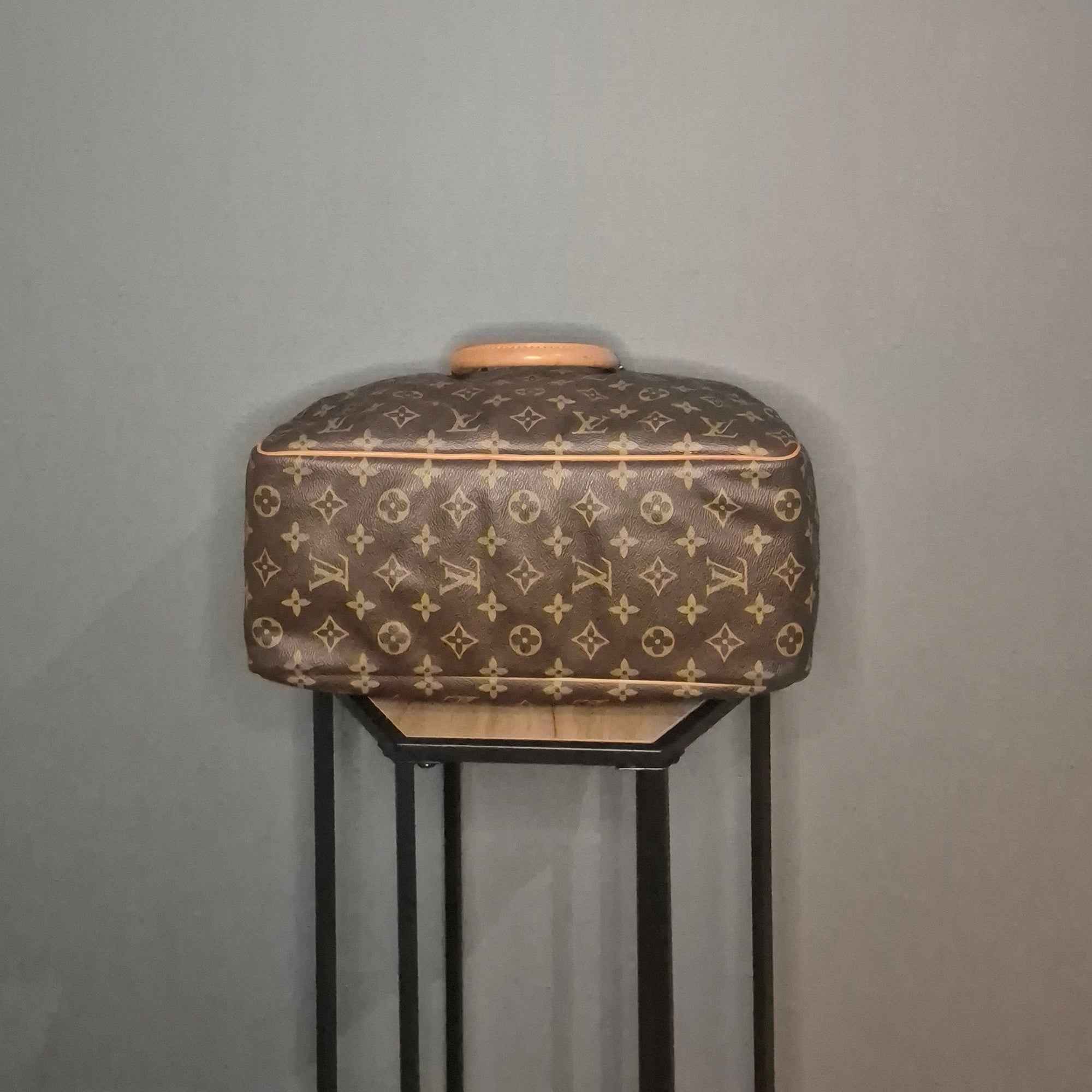 Louis Vuitton Deauville Monogram vue du dessous
