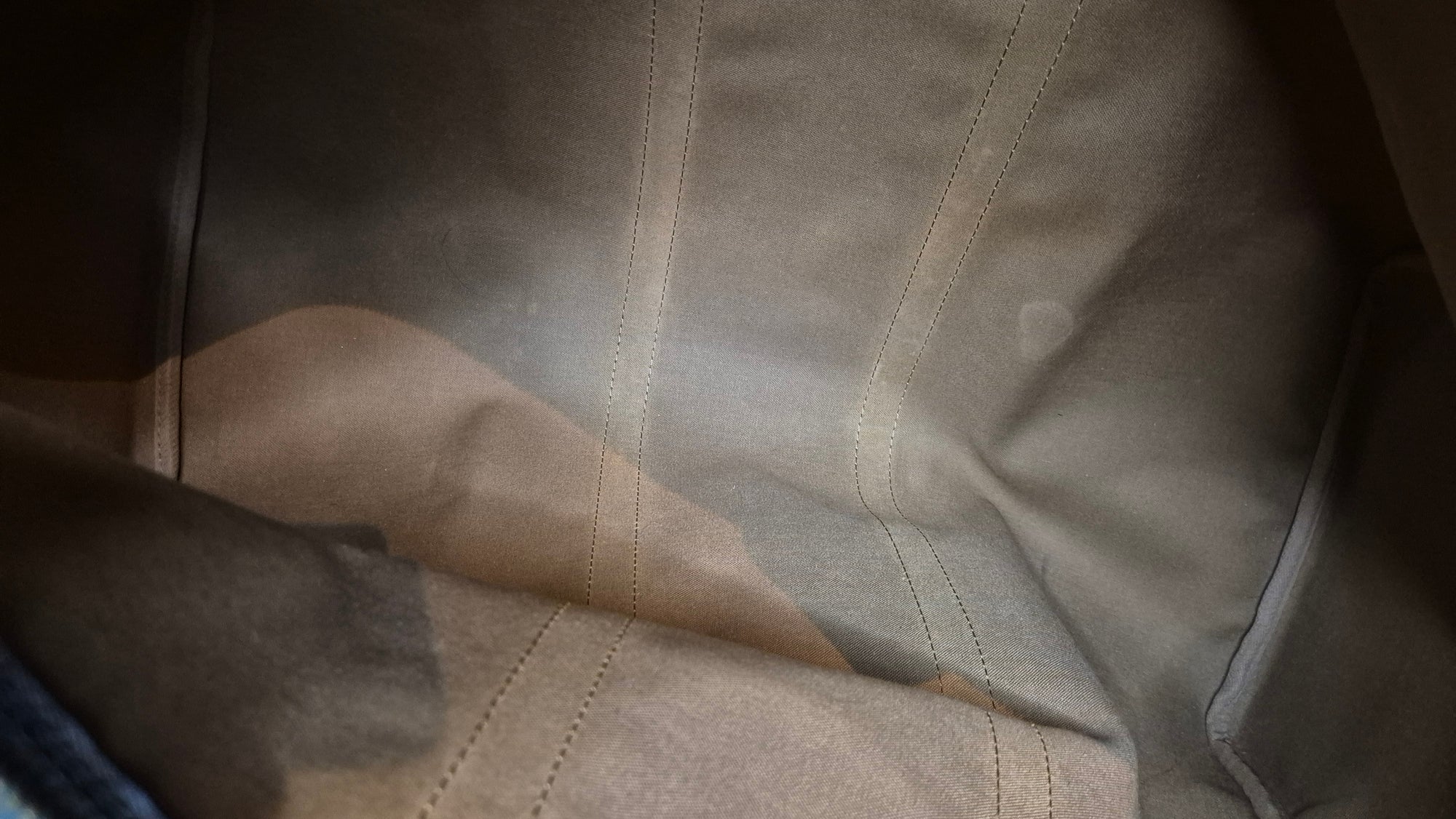 Louis Vuitton Keepall 55 Monogram vue intérieur