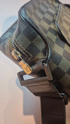 Louis Vuitton Olav PM – Damier Ébène Louis Vuitton