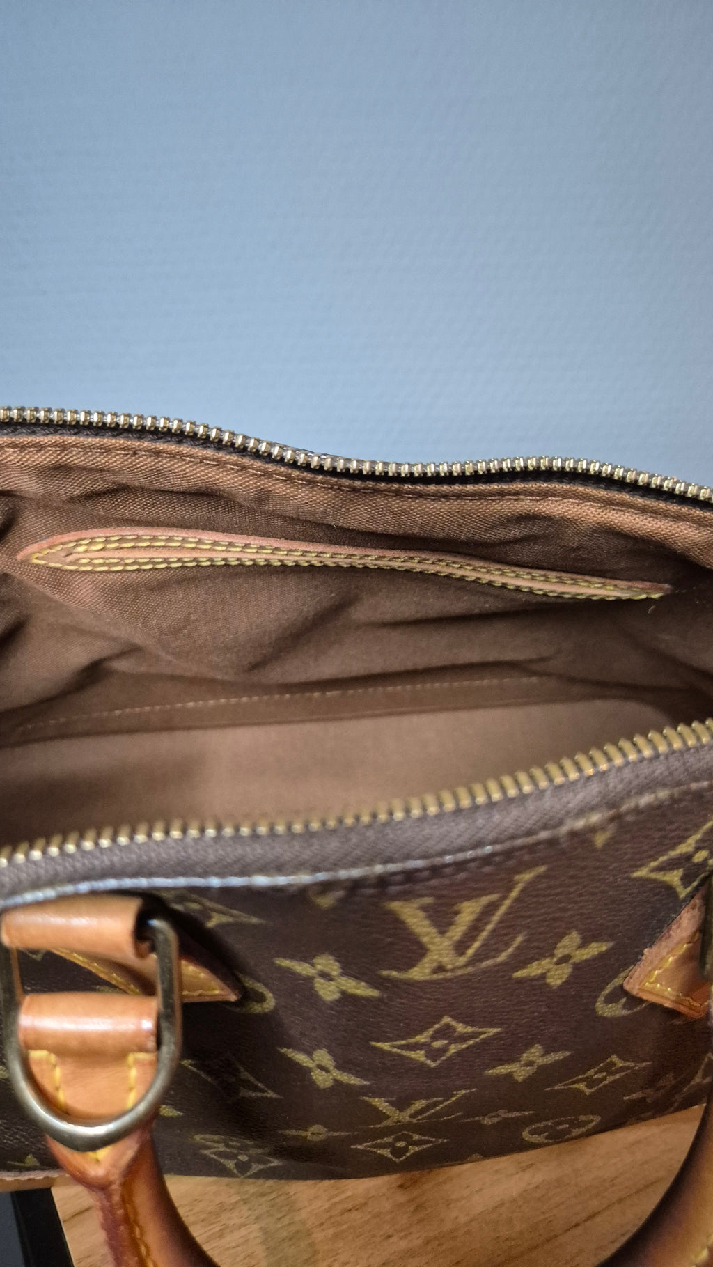 Louis Vuitton Alma – Monogram Classique Louis Vuitton