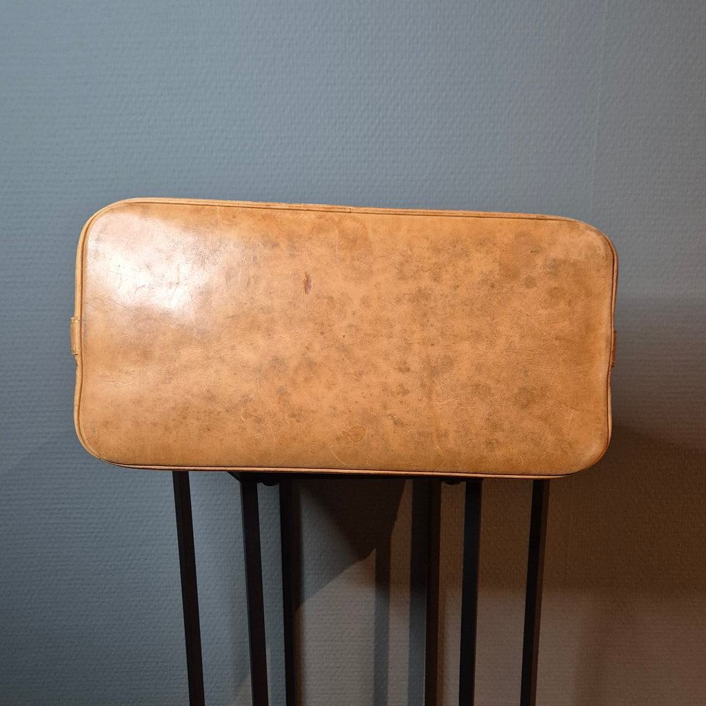 Louis Vuitton Alma monogram marron vue dessous partie cuir naturel 
