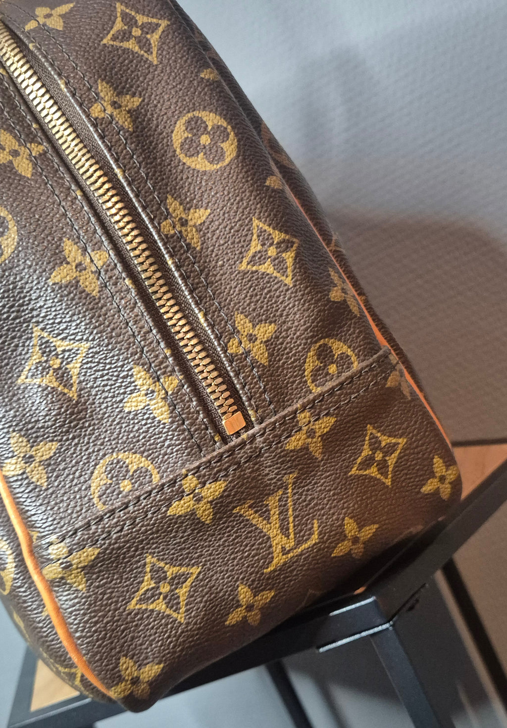 Louis Vuitton Deauville Monogram dessous avec zoom