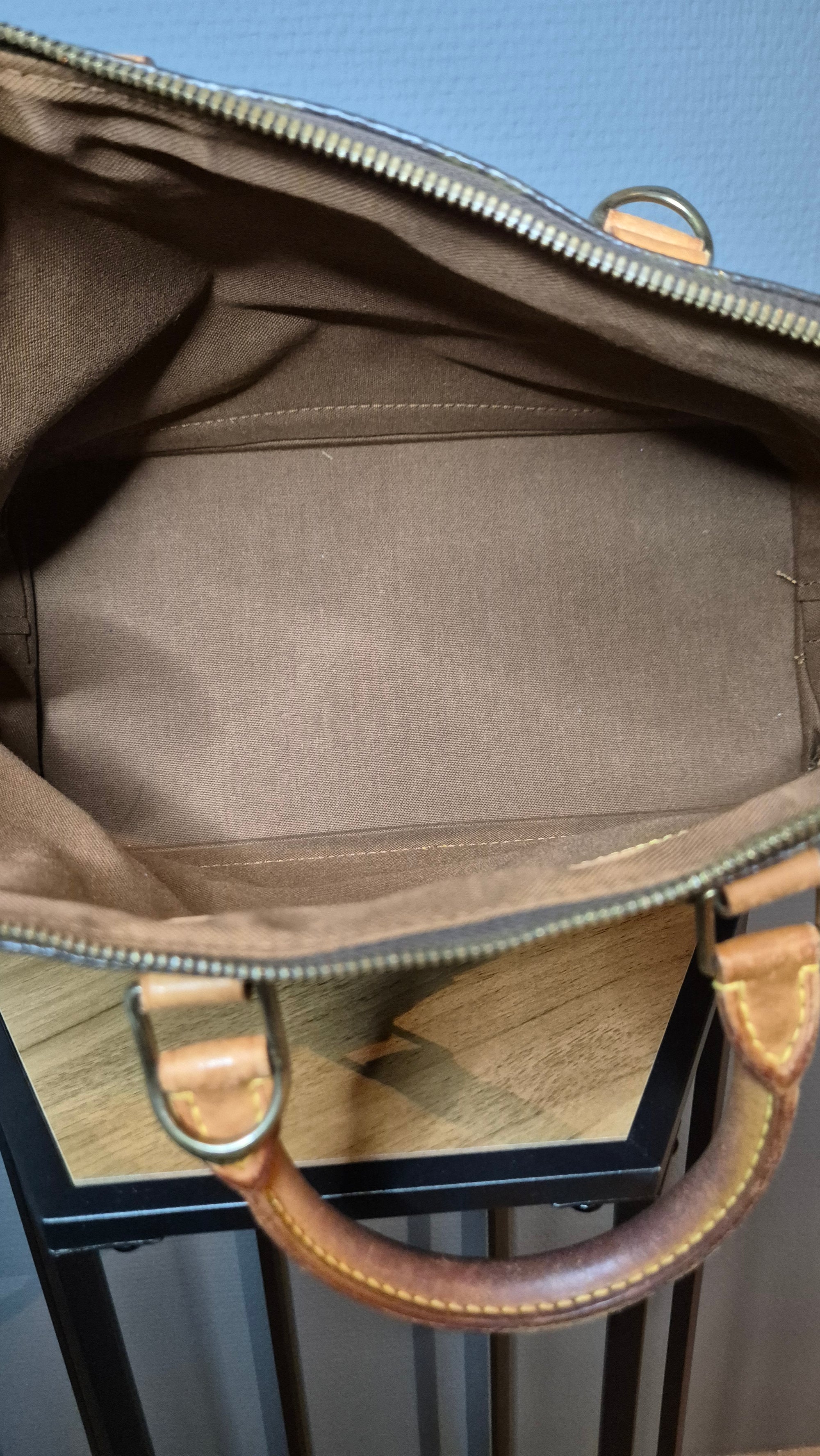 Louis Vuitton Alma – Monogram Classique Louis Vuitton