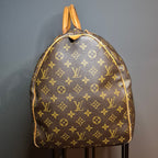 Louis Vuitton Keepall 55 Monogram marron côté gauche