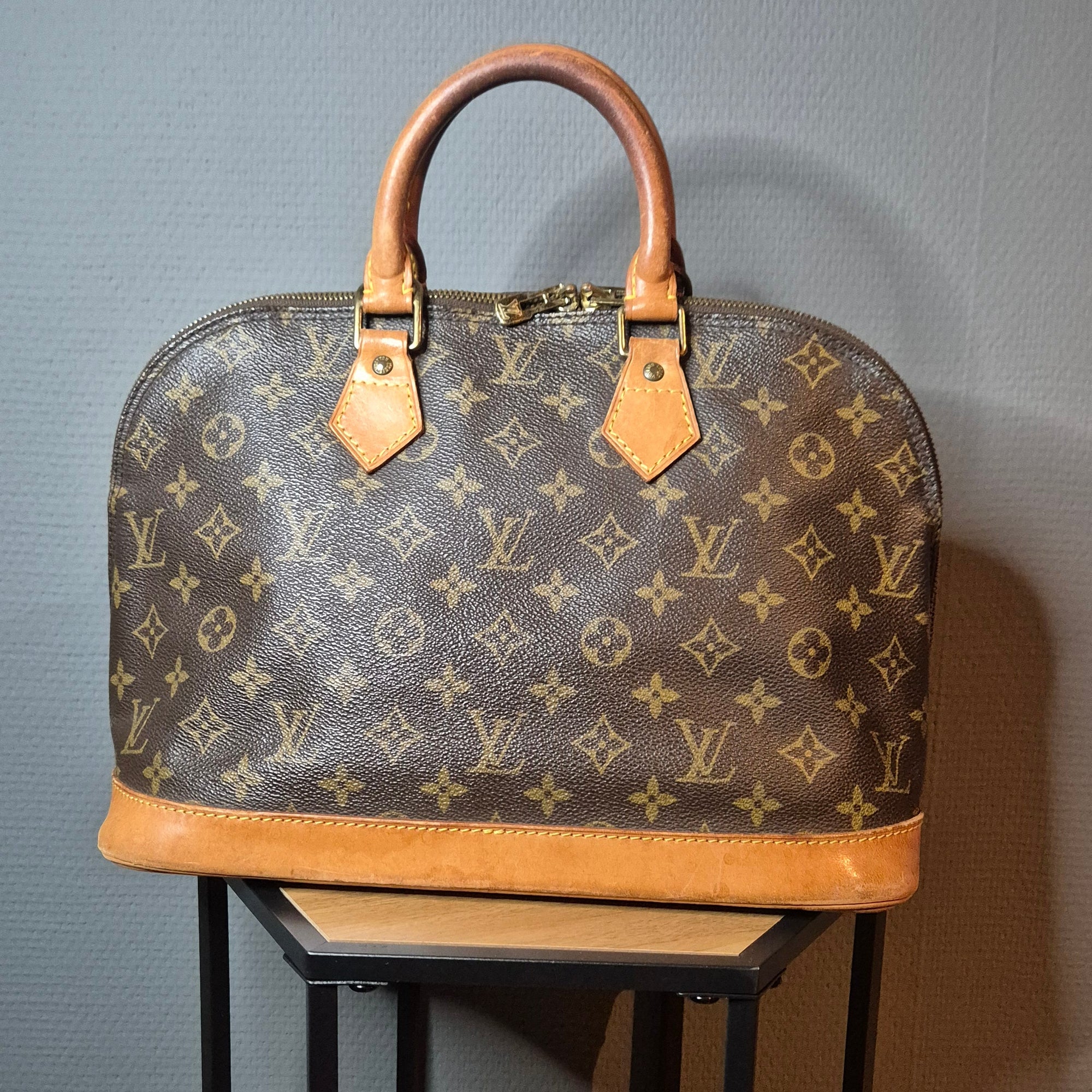 Louis Vuitton Alma monogram marron vue arrière 