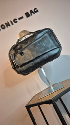 Louis Vuitton Sacoche – Cuir Taïga Monogram Noir Louis Vuitton