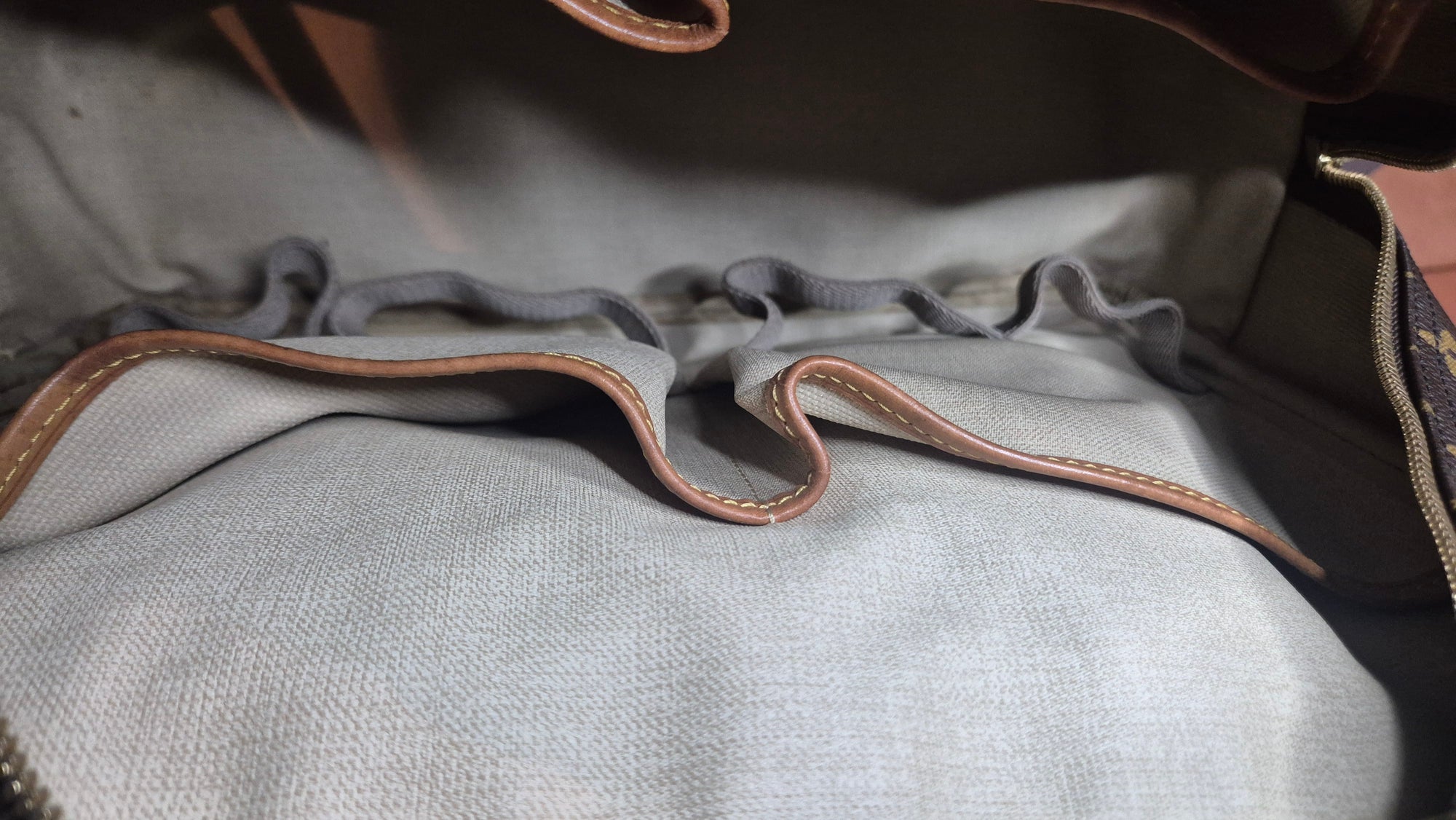 Louis Vuitton Deauville Monogram Louis Vuitton