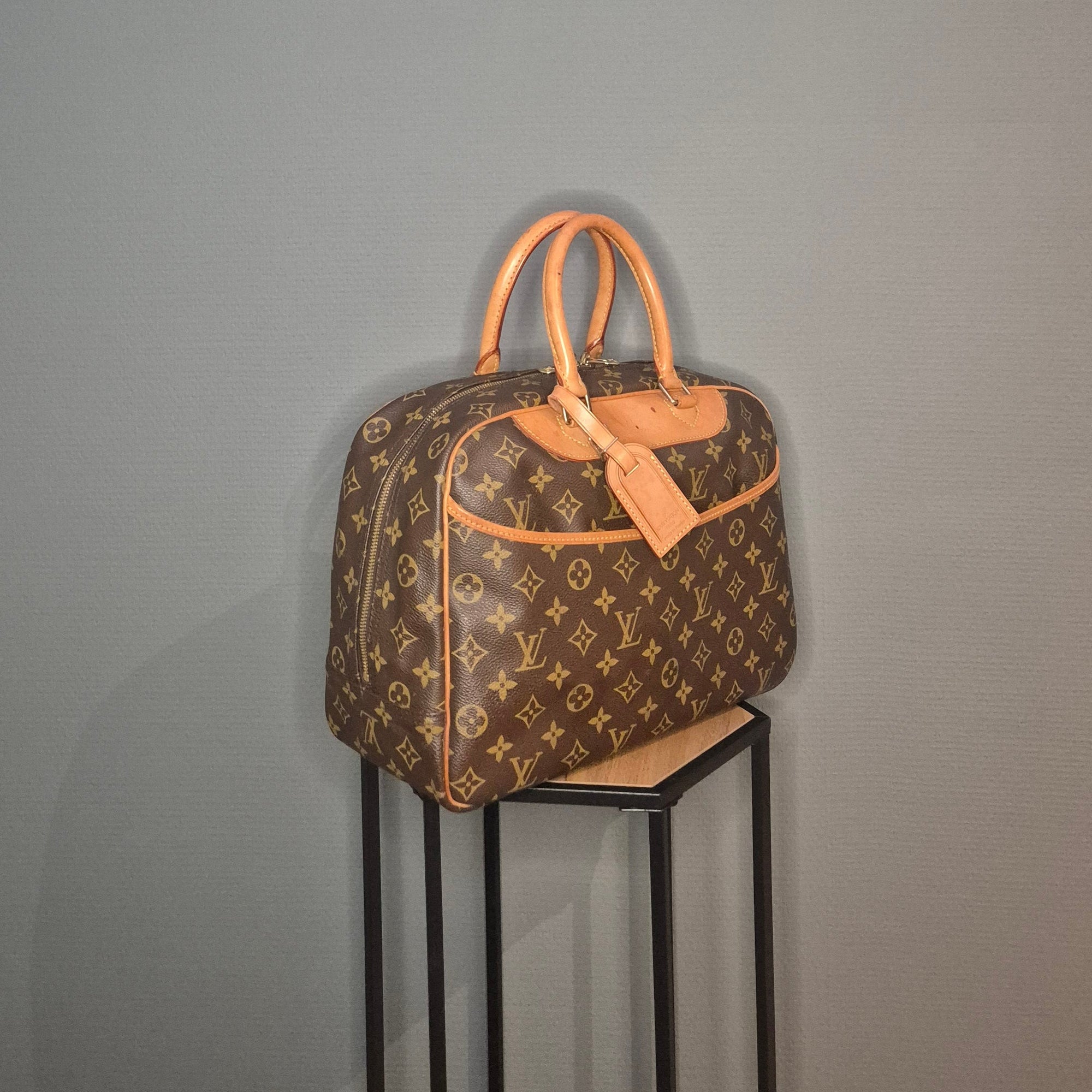 Louis Vuitton Deauville Monogram vue 3/4