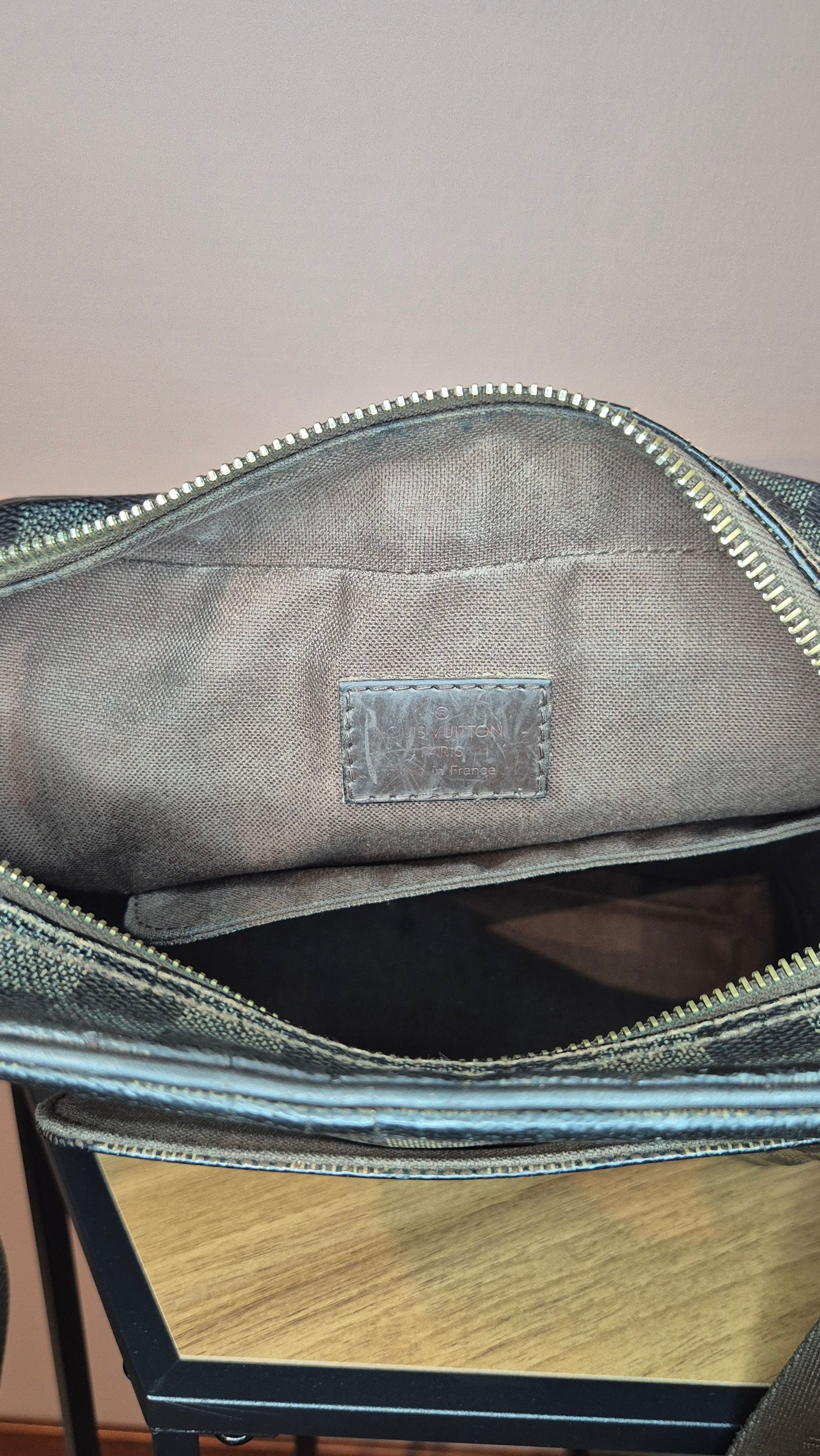 Louis Vuitton Olav PM – Damier Ébène Louis Vuitton