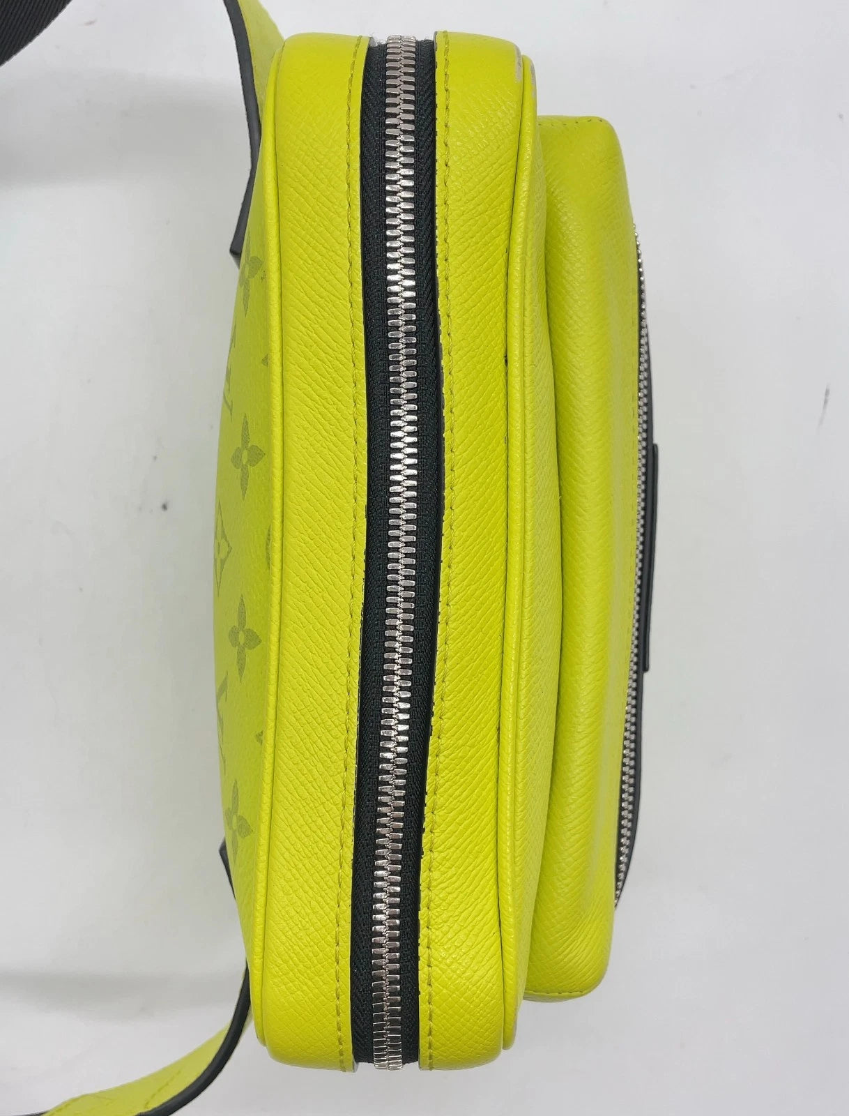 Louis Vuitton sac banane Louis Vuitton