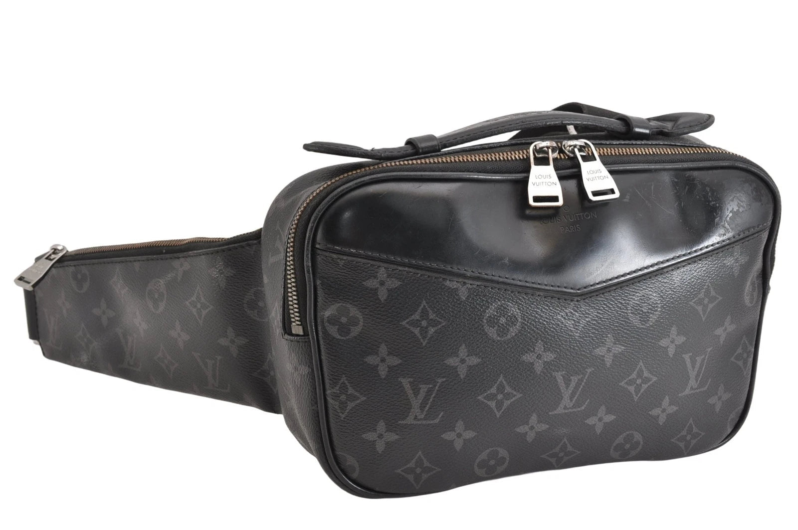 Louis Vuitton Sacoche – Cuir Taïga Monogram Noir Iconic-Bag