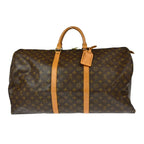 Sac Louis Vuitton Keepall 60 en toile Monogram vu de face – grand sac de voyage de luxe