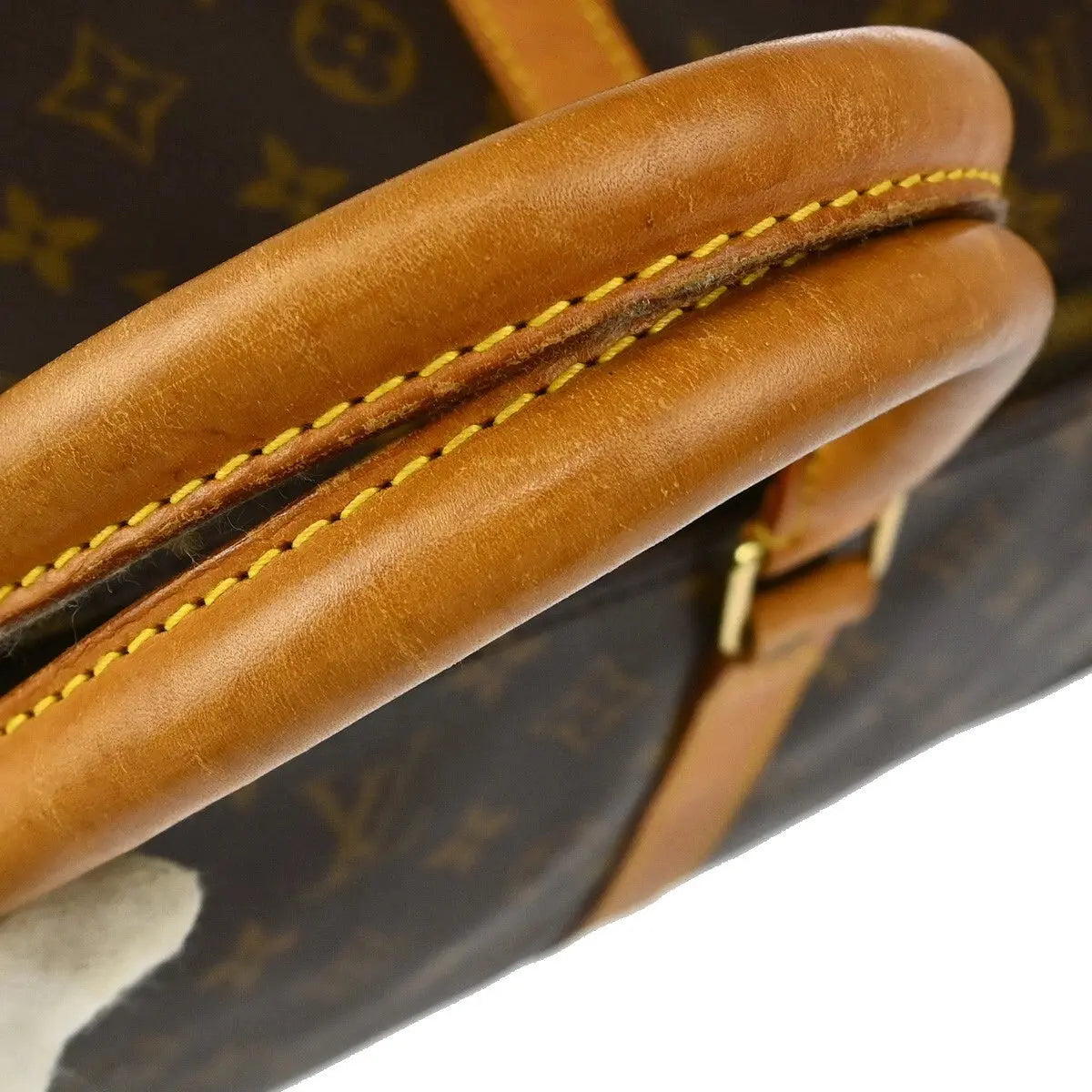 Détail des anses en cuir et fermeture zippée du Keepall 60 – finitions haut de gamme