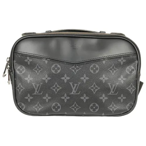 Louis Vuitton Sacoche – Cuir Taïga Monogram Noir Iconic-Bag